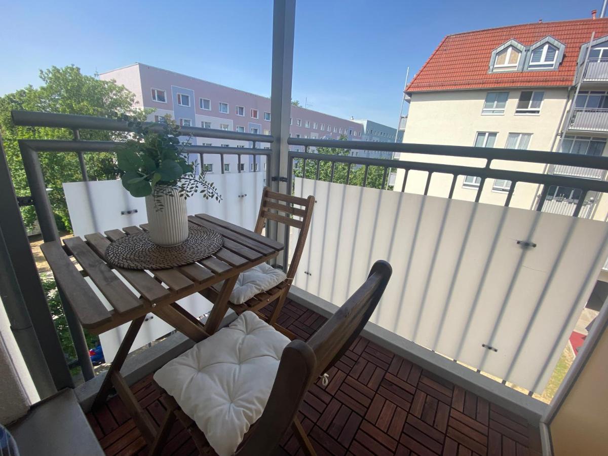 Charming Apartment - Balcony - Wifi - Kitchen Magdeburg Bagian luar foto
