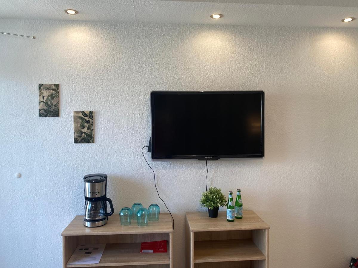 Charming Apartment - Balcony - Wifi - Kitchen Magdeburg Bagian luar foto